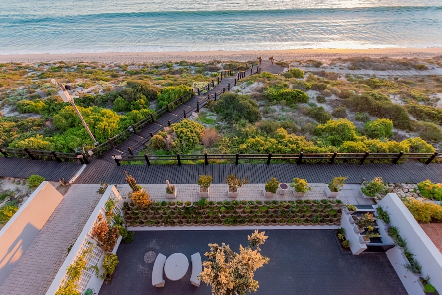 7 Bedroom Property for Sale in Calypso Beach Western Cape